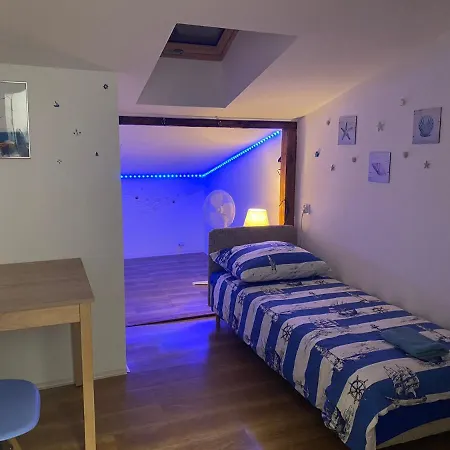 公寓 Sea World Mansarda *