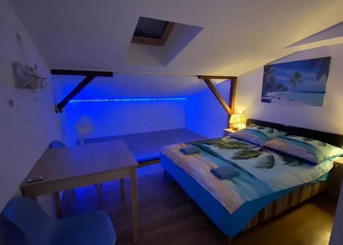 Апартаменты Sea World Mansarda *